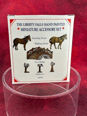 THE LIBERTY FALLS HAND PAINTED PEWTER MINIATURE ACCESORY SET